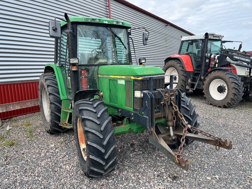 John Deere 6210