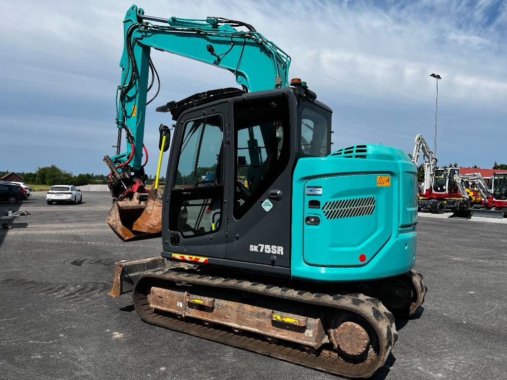 Kobelco SK 75