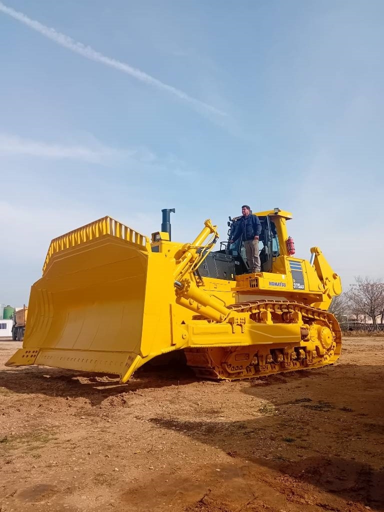 Komatsu D375AX