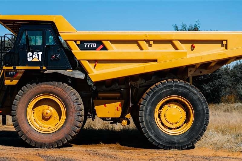 CAT 777D
