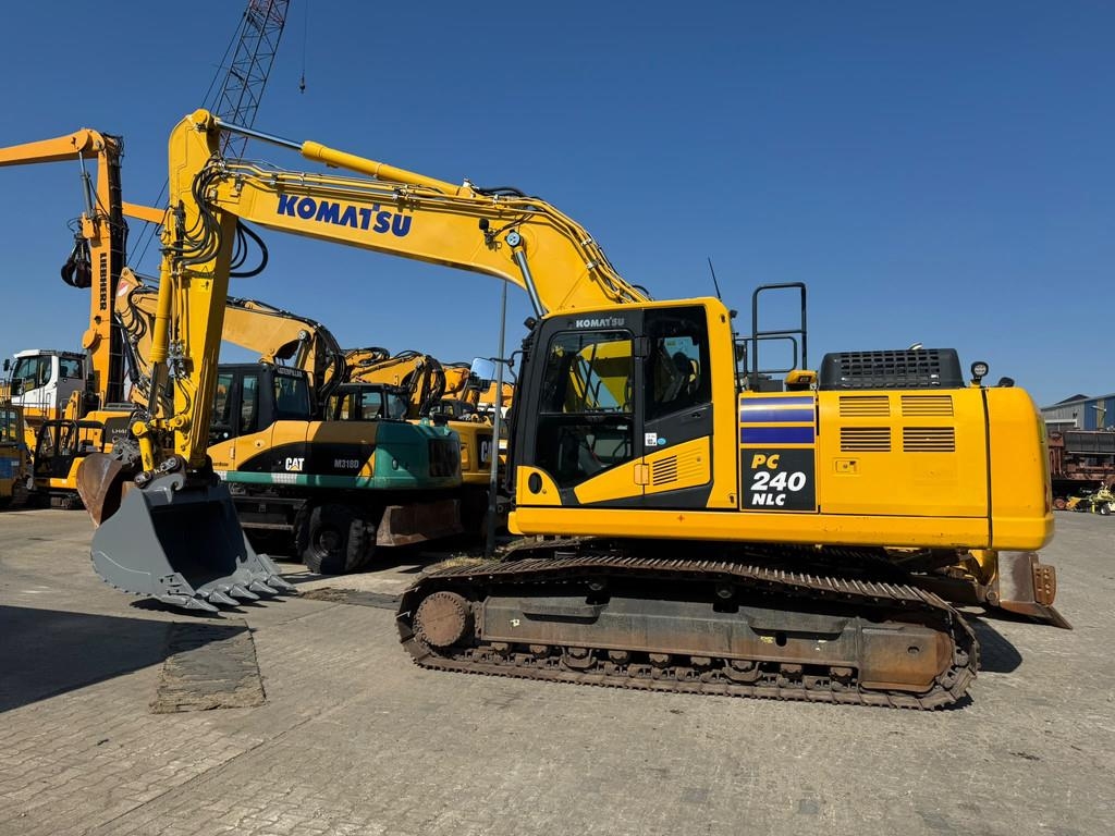 Pelle sur chenilles Komatsu PC 240 NLC-11 . — occasion 2022, 2 445 h