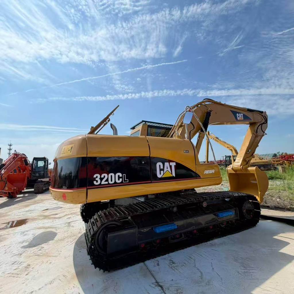 Pelle sur chenilles Caterpillar 320 C L — occasion 2009, 850 h