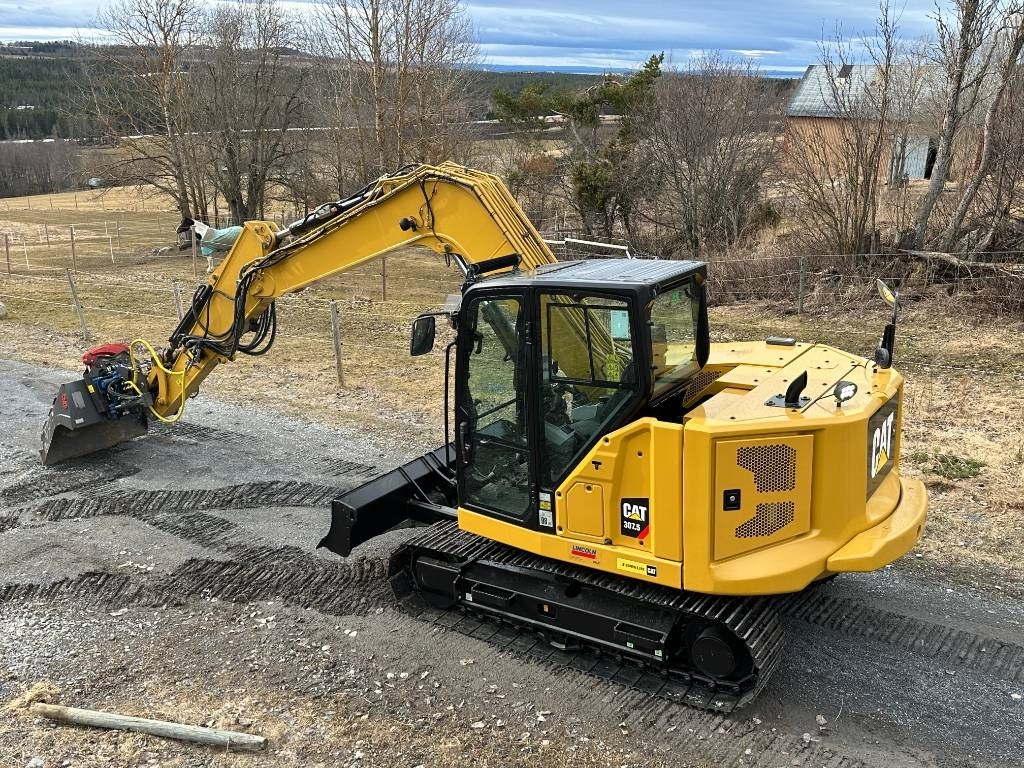 CAT 307.5 centrumbom rotortilt c-smörj grip redskap