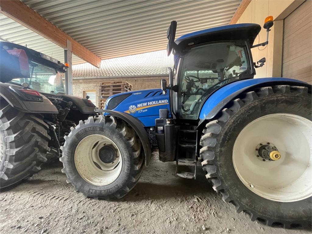 New Holland T 7.225 AC