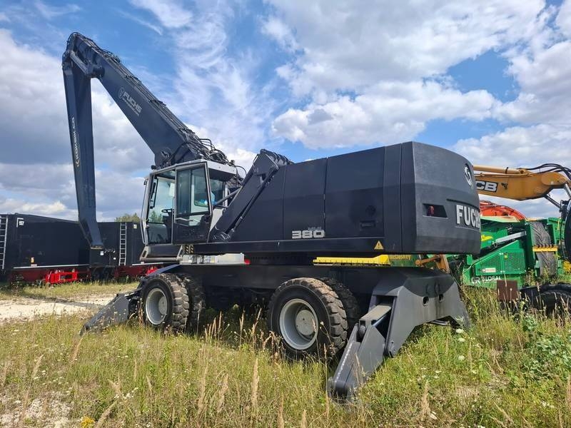 Terex Fuchs MHL 380 material handling excavator