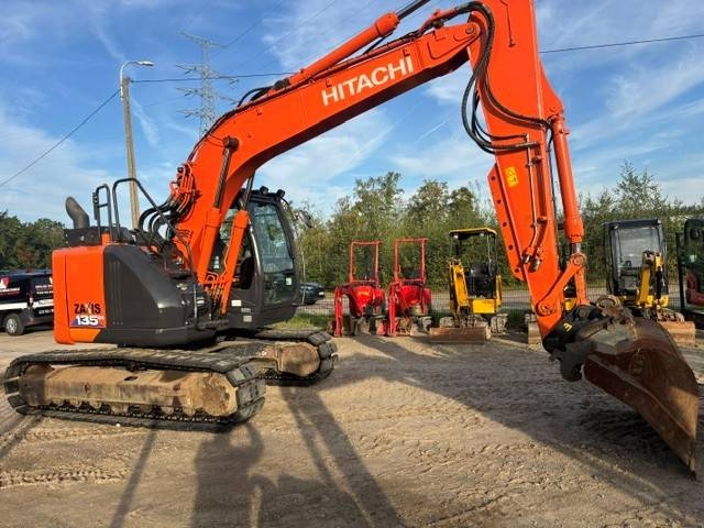 Hitachi ZX 135 US-6