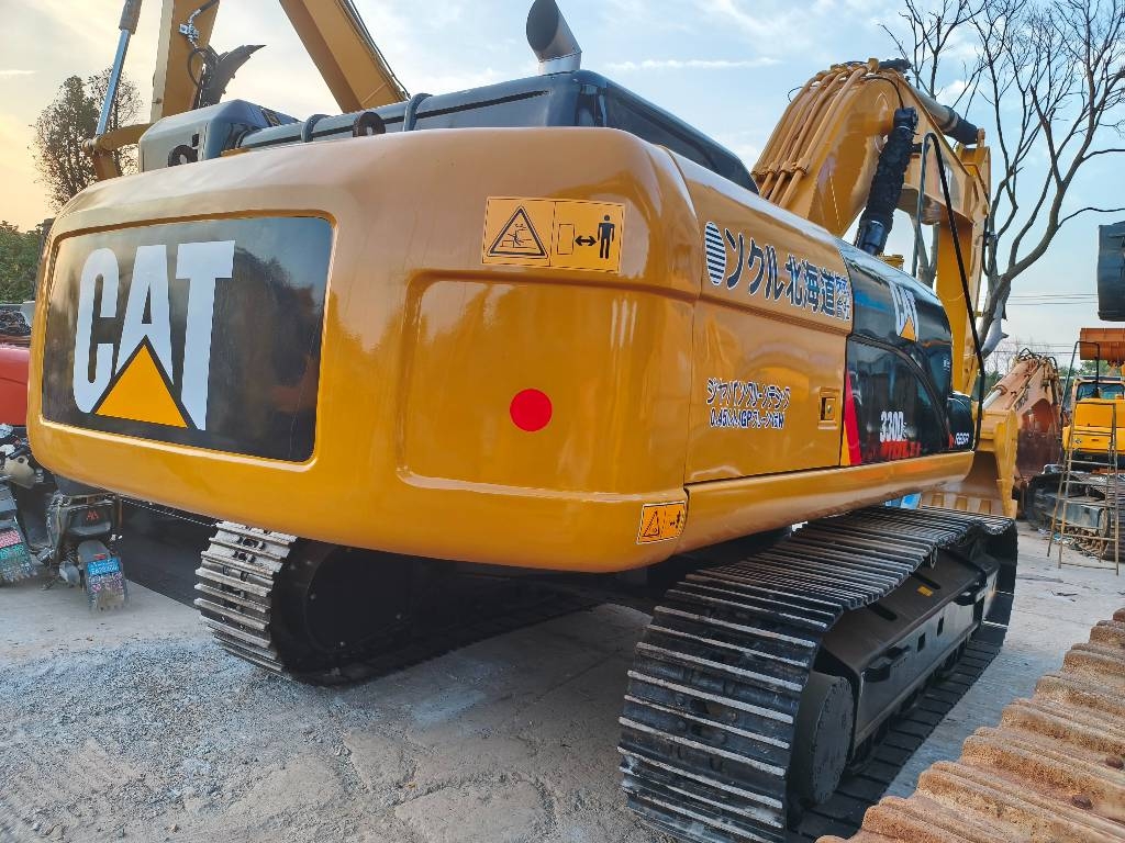 CAT 330 D