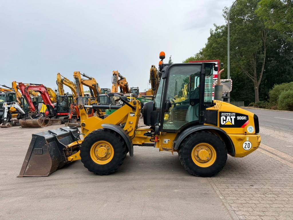Chargeuse sur pneus Caterpillar 906 H 2 //BJ. 2014/8500H/SW — occasion 2014, 8 500 h