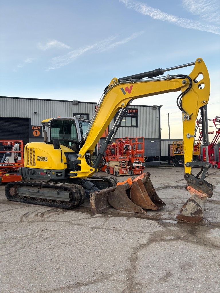 Mini-pelle Wacker Neuson EZ 80 — occasion 2022, 2 975 h