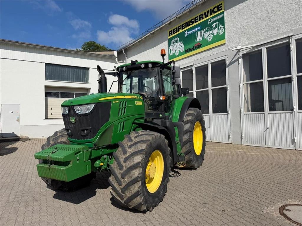 John Deere 6195M