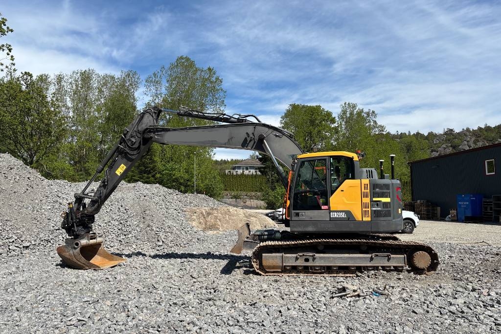 Volvo ECR 235 E