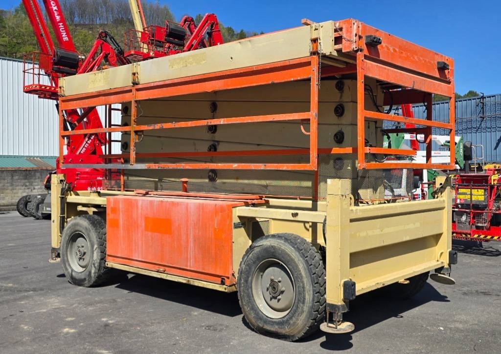 JLG 245-25