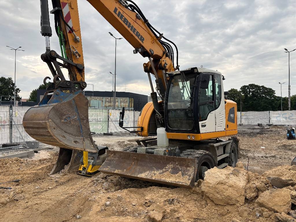 Liebherr A 918 Compact