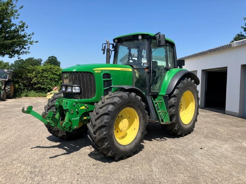 John Deere 6830 PLUS