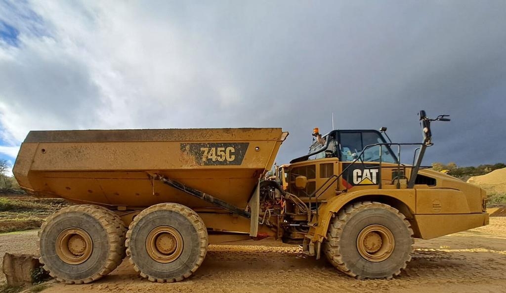 Tombereau articulé Caterpillar 745 C — occasion 2018, 11 000 h
