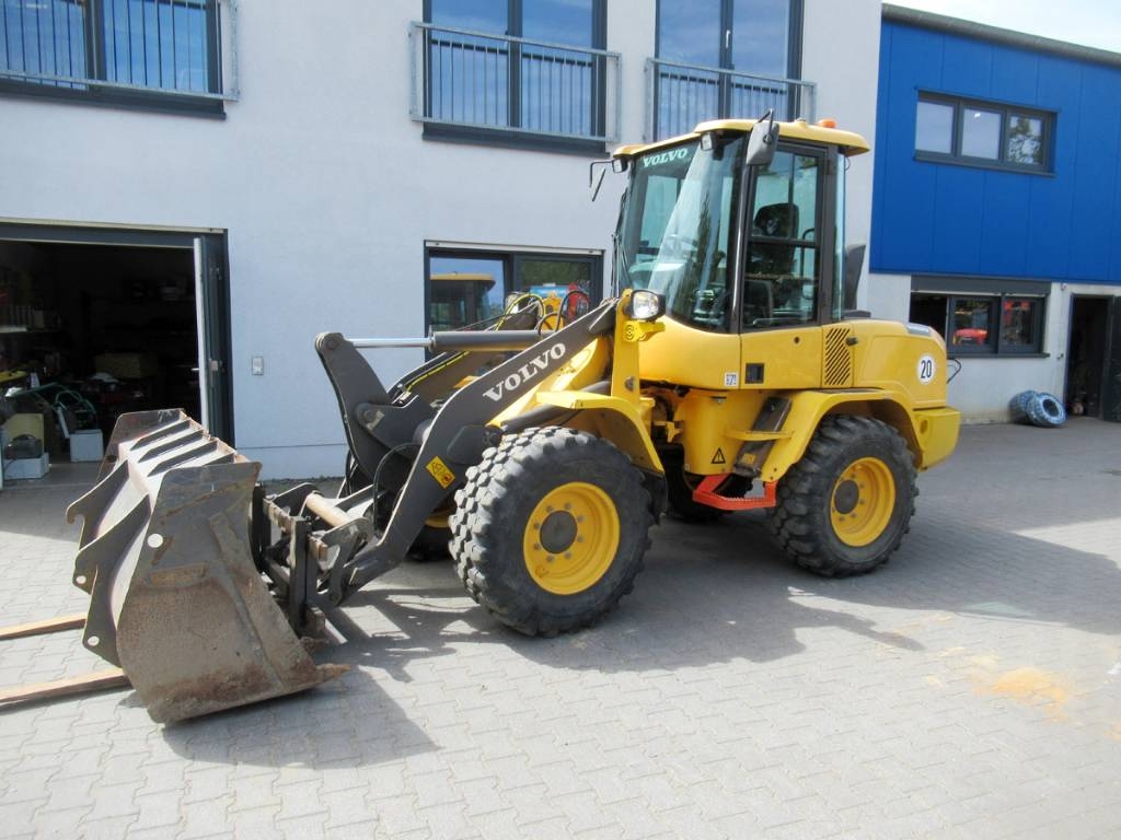 Chargeuse sur pneus Volvo L30G — occasion 2019, 3 075 h