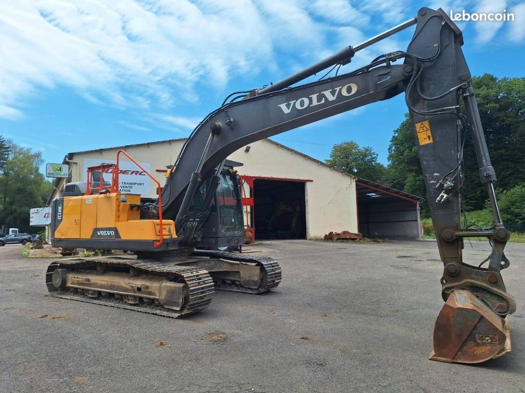 Volvo EC 220 E