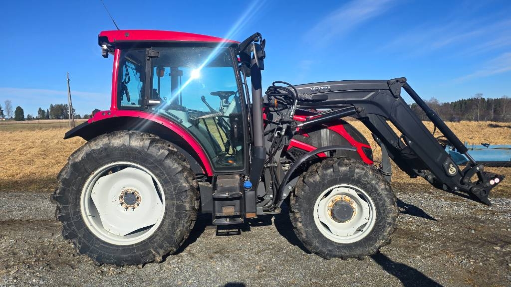 Valtra A 104