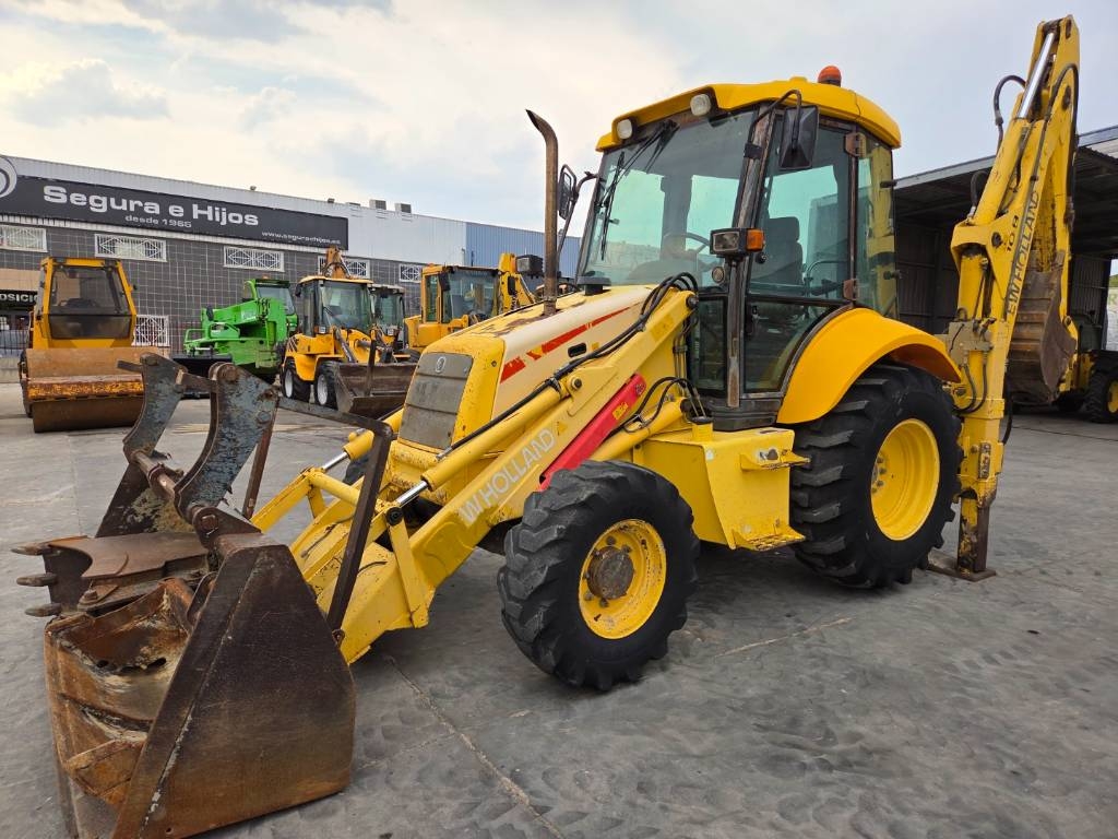 New Holland LB 110 B
