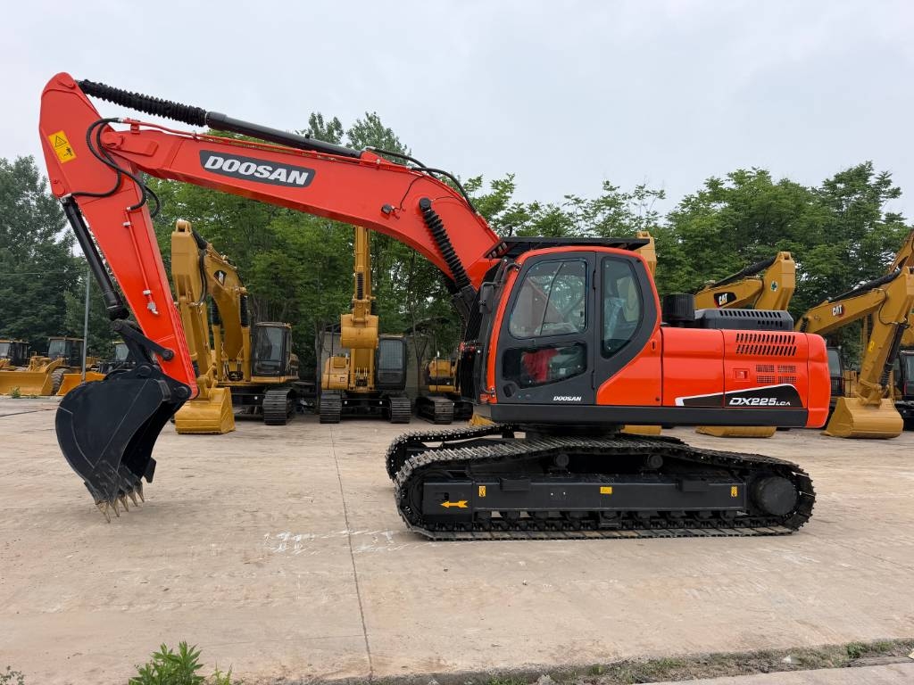 Doosan DX225