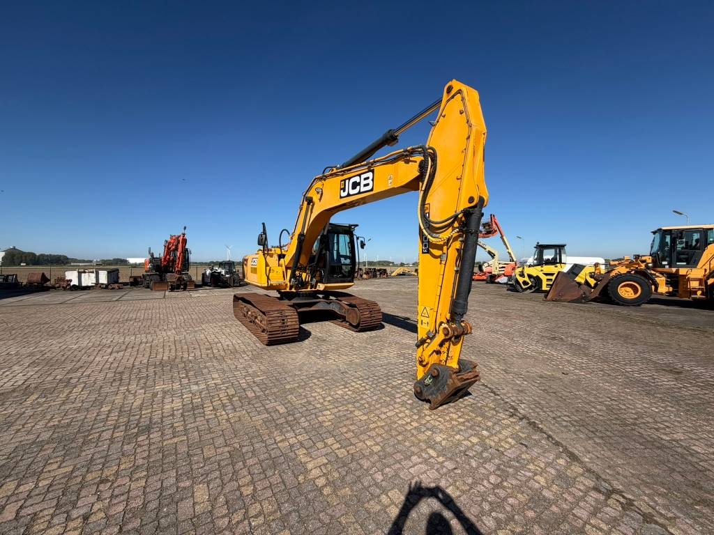 JCB JS 200 LC