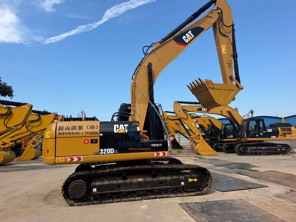 Pelle sur chenilles Caterpillar 320 D L — occasion 2021