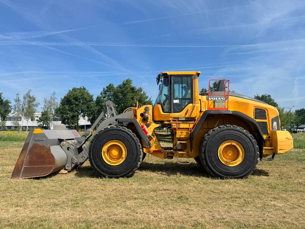 Volvo L220H - Automatic Greasing / Quick Coupler