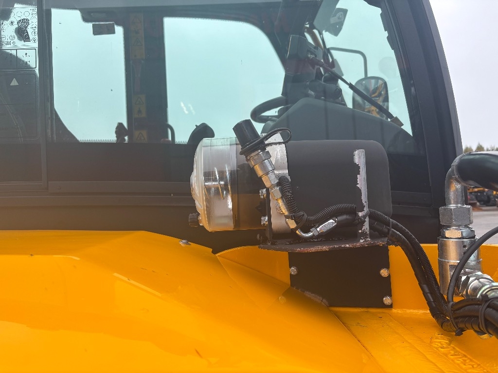 JCB 110 W/Engcon, 2 godets, Graisse, Bons pneus kuva 11
