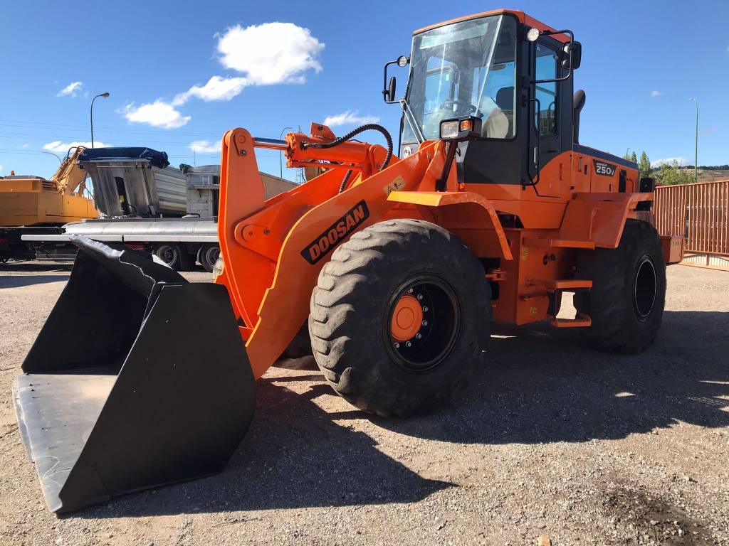 Doosan Mega 250 V