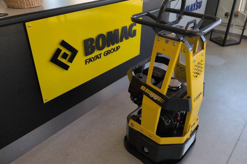 Plaque vibrante Bomag BR 95 Rundpadda Finns i lager! — occasion 2024