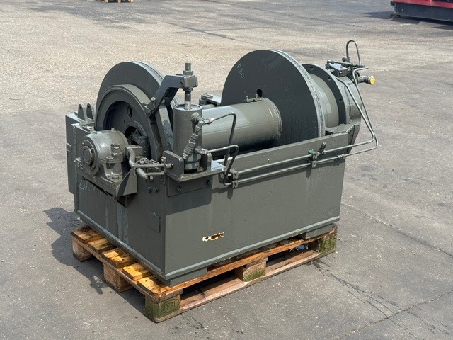 Volvo Penta Poclain HYDRAULIC WINCH SHIP