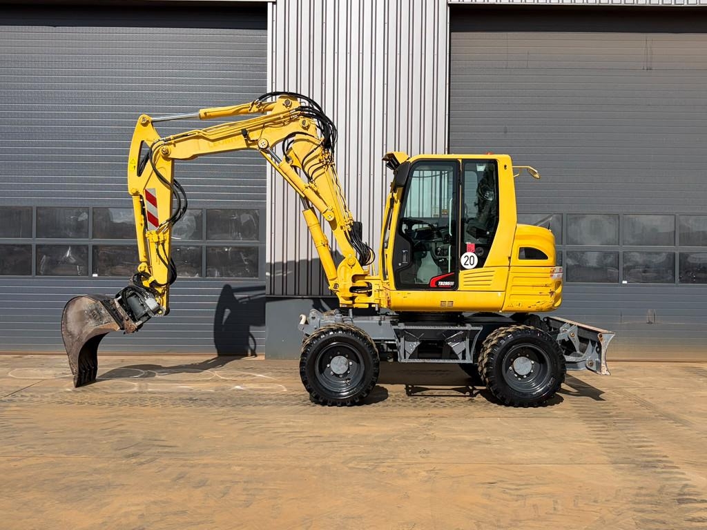 Mini-pelle Takeuchi TB295W-1 — occasion 2017, 6 832 h