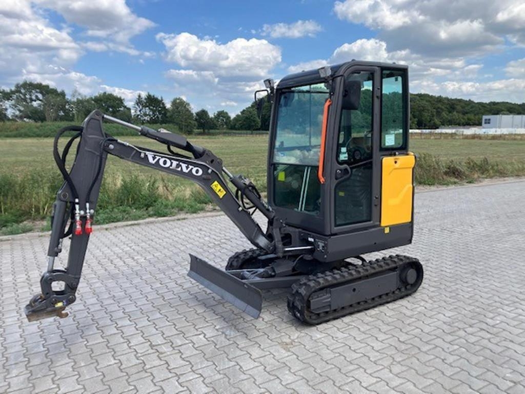 Mini-pelle Volvo EC 18 E — occasion 2021, 555 h