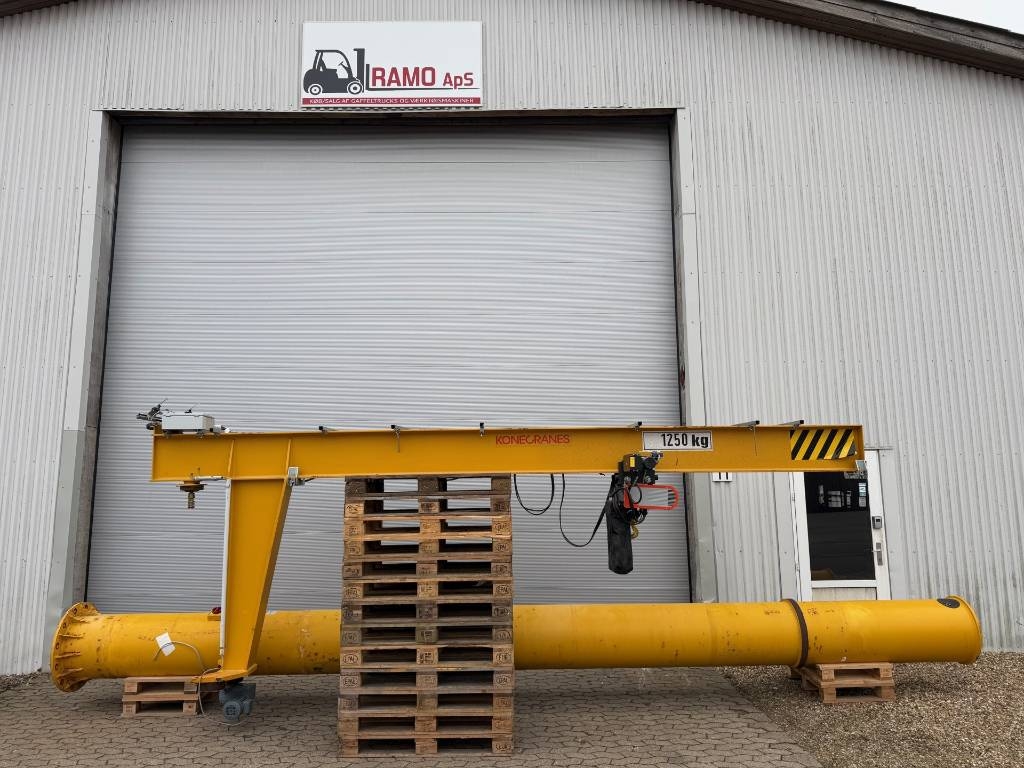 Konecranes Søjlesvingkran. 1250 kg 500 / 750 cm Radiokontrol
