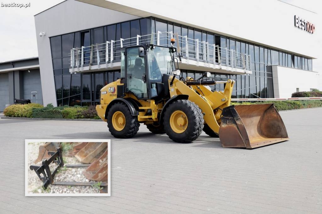 CAT 908M