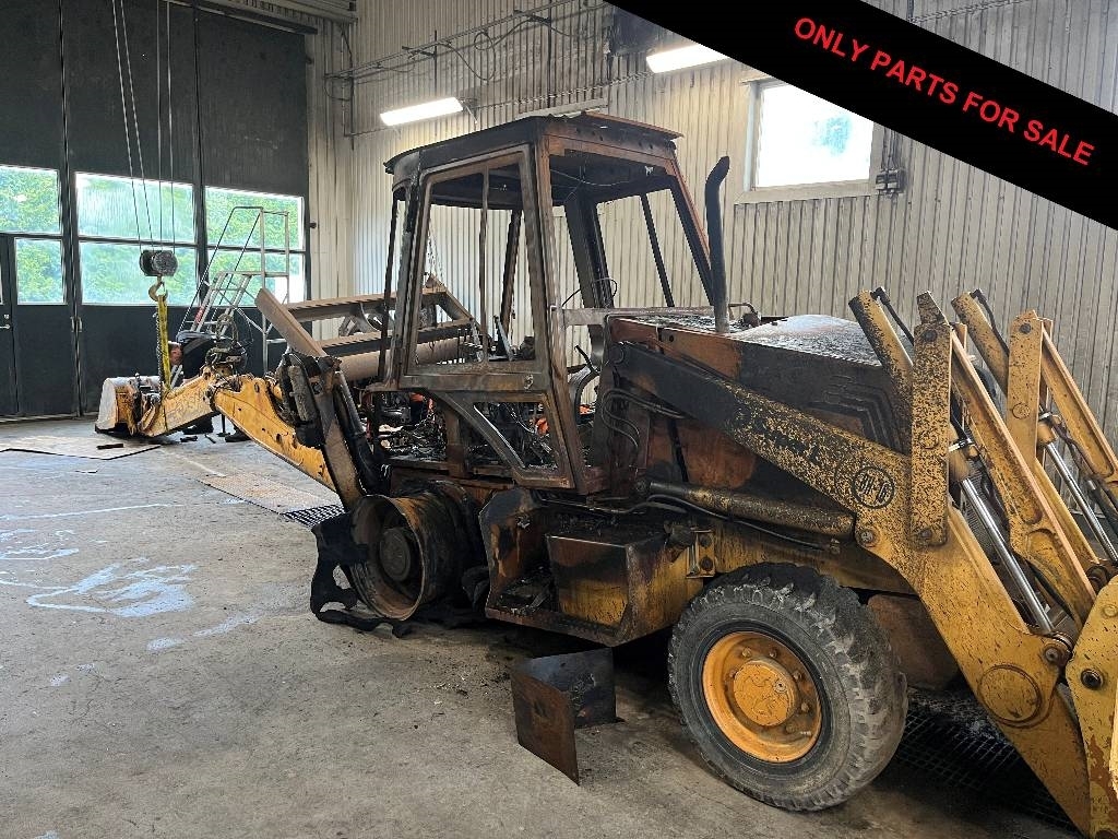 CASE 580 Super L Dismantled. Only spare parts