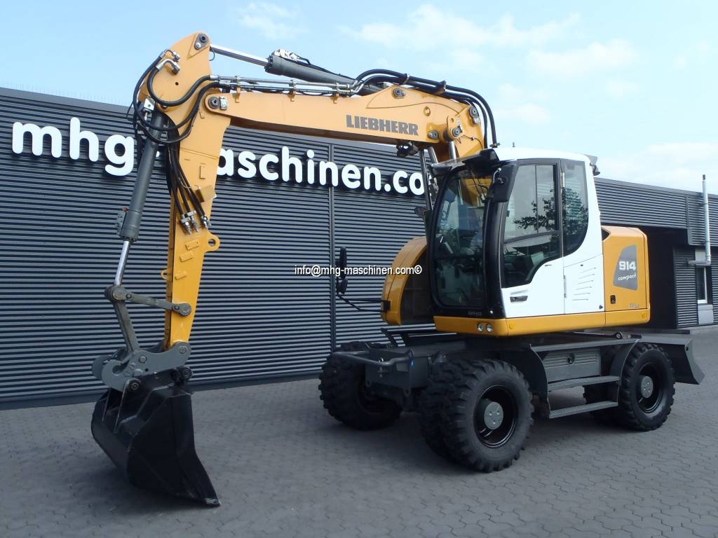 Pelle sur pneus Liebherr A914 Compact, Klima — occasion 2013, 9 786 h