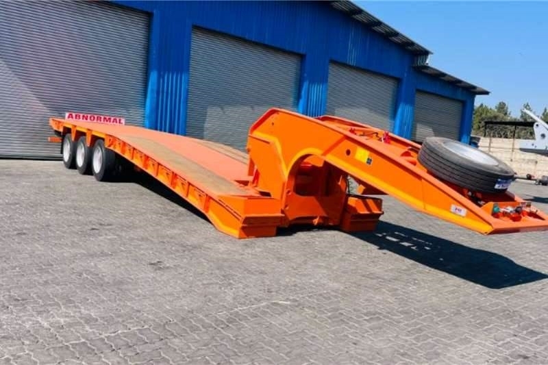 PR Trailers HYDRAULIC NECK TRI AXLE