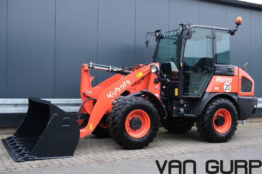Chargeuse sur pneus Kubota R 070 | 2023 | 740h | Klima A/C — occasion 2023, 740 h