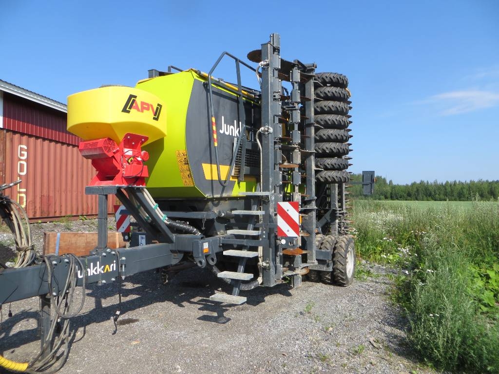 Junkkari W700