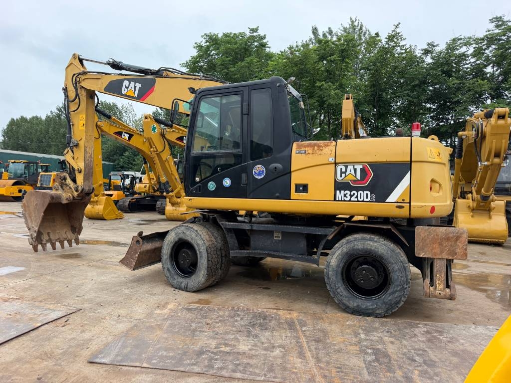 CAT M320D