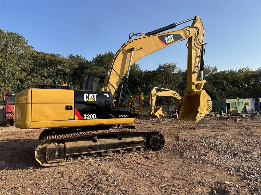 CAT 320 D