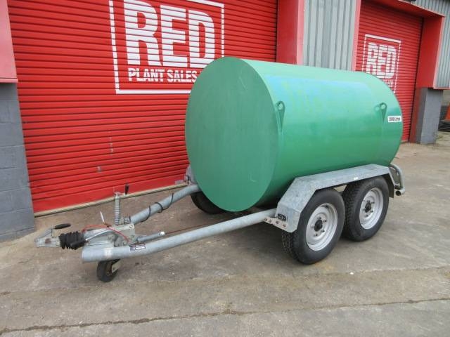 Fuel proof 2000L towed bowser