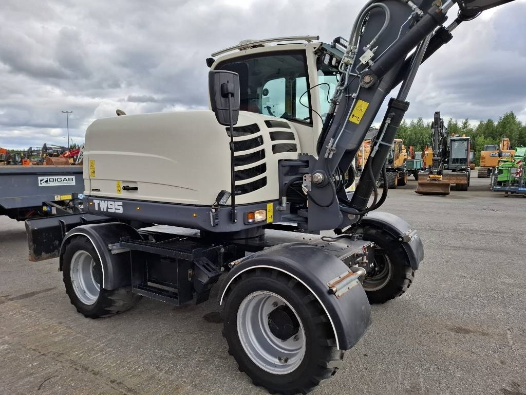 Schaeff TW95 / Engcon, Kocsi, 2 vödör, Zsír kuva 6