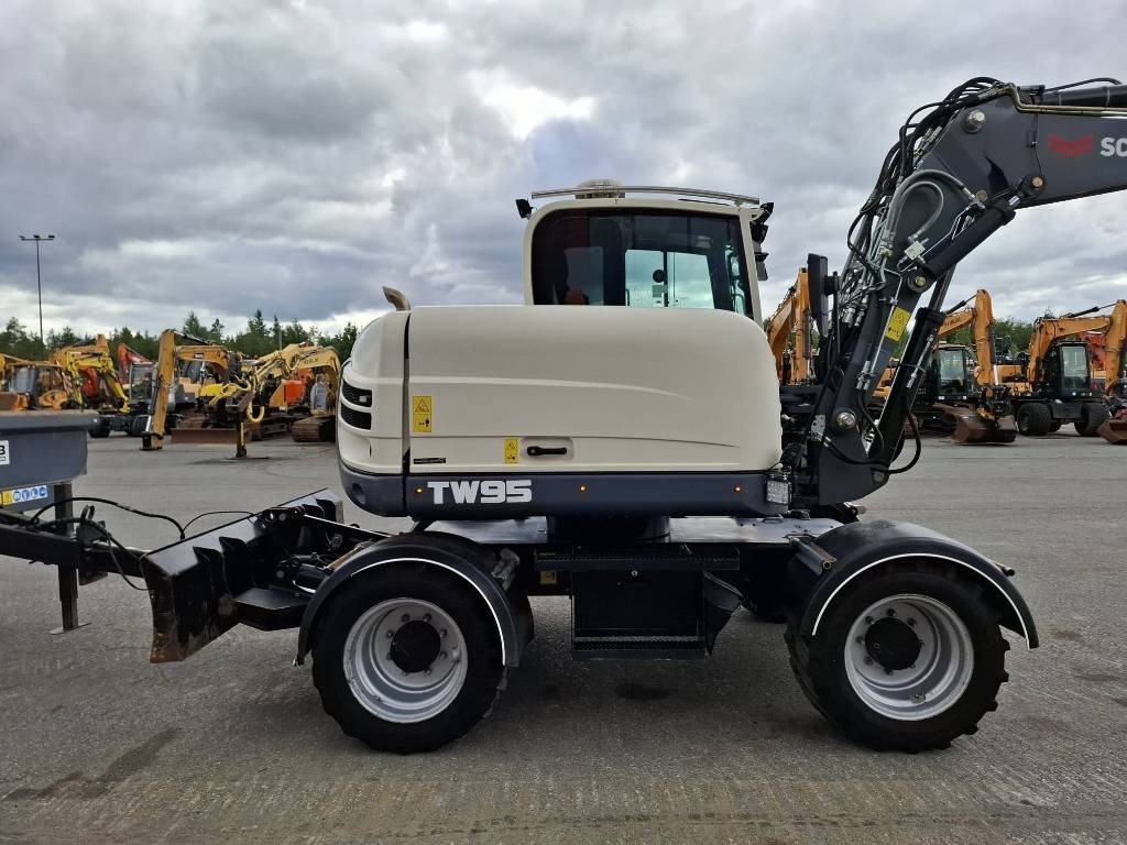 Schaeff TW95 / Engcon, Kocsi, 2 vödör, Zsír kuva 7