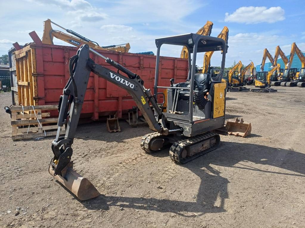 Mini-pelle Volvo EC 15 E — occasion 2019, 3 466 h