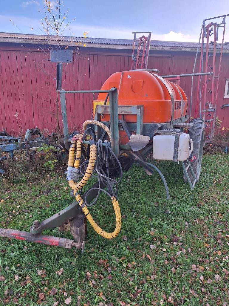 Pulvérisateur traîné Eho Hinattava ruisku — occasion 1988
