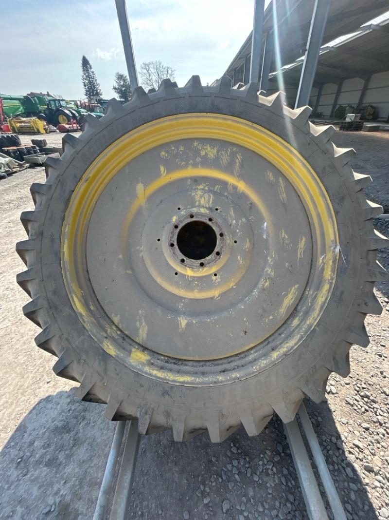 Michelin 320/90R54