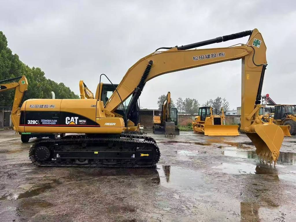 Pelle sur chenilles Caterpillar 320 C L — occasion 2020, 984 h