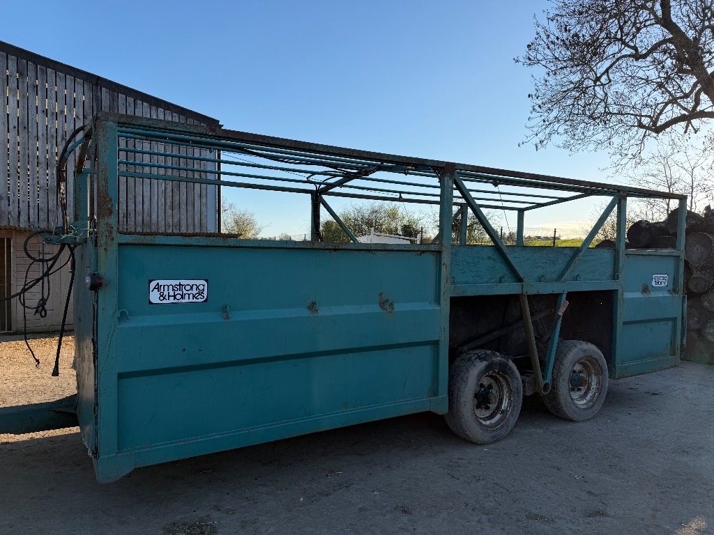 Armstrong & Holmes Hydraulic Low Bed Livestock Tra